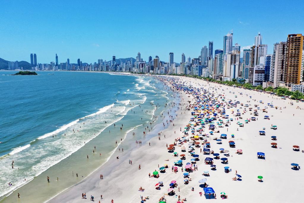 Praia Central em Balneário Camboriú, a super orla e muito mais