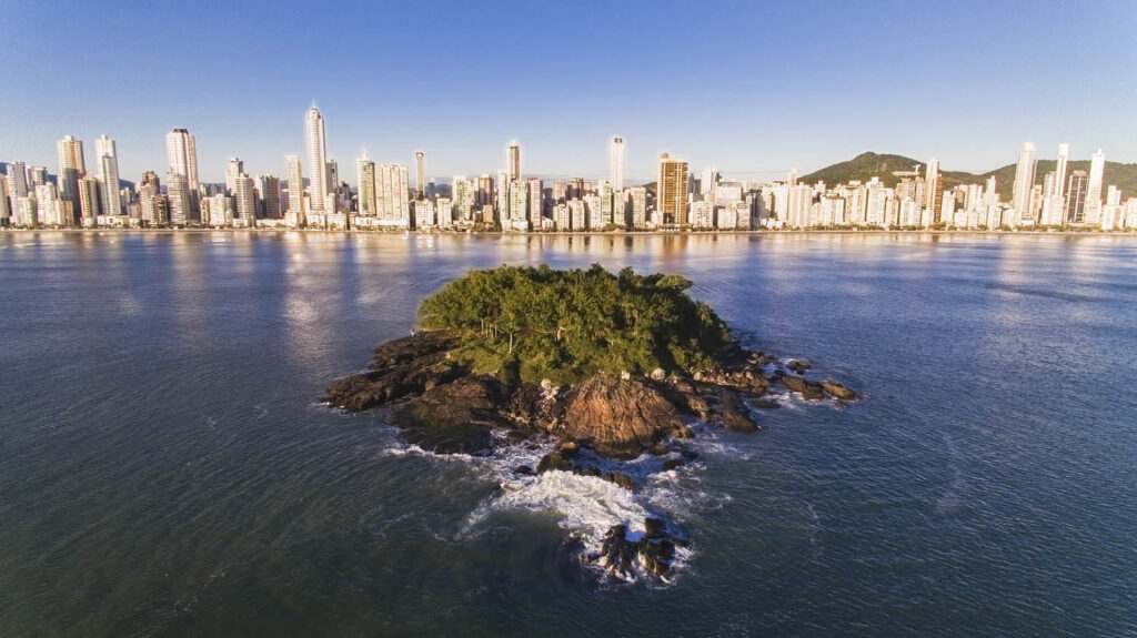 Posso visitar a ilha das cabras em Camboriú?
