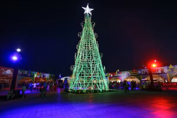 Vila do Papai Noel na Esplanada dos Ministérios, em Brasília, é inaugurada no domingo (1º)