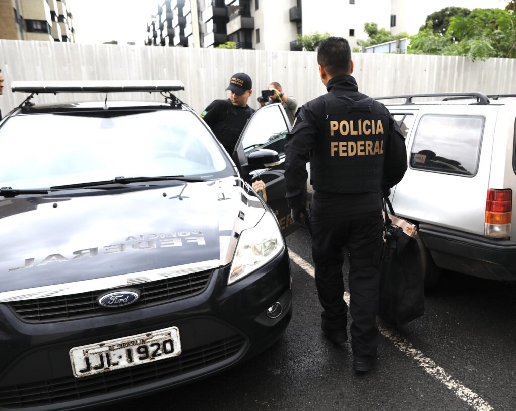 Operação da PF contra Bolsonaro: Investigação Aprofunda Crises Políticas e Jurídicas