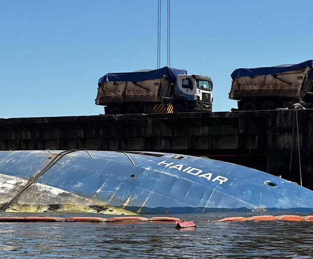 🚨 Governo Bolsonaro pagou R$ 18 milhões para remoção de navio que naufragou, mas barco segue submerso