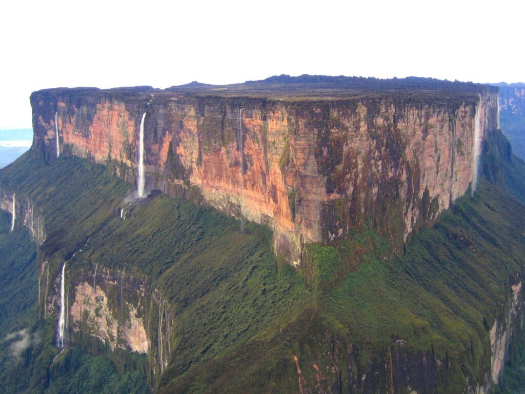 Monte Roraima – O Gigante Místico do Norte do Brasil