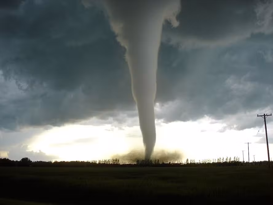 🌪️ Risco de tornados no Brasil: Veja estados que podem ser atingidos