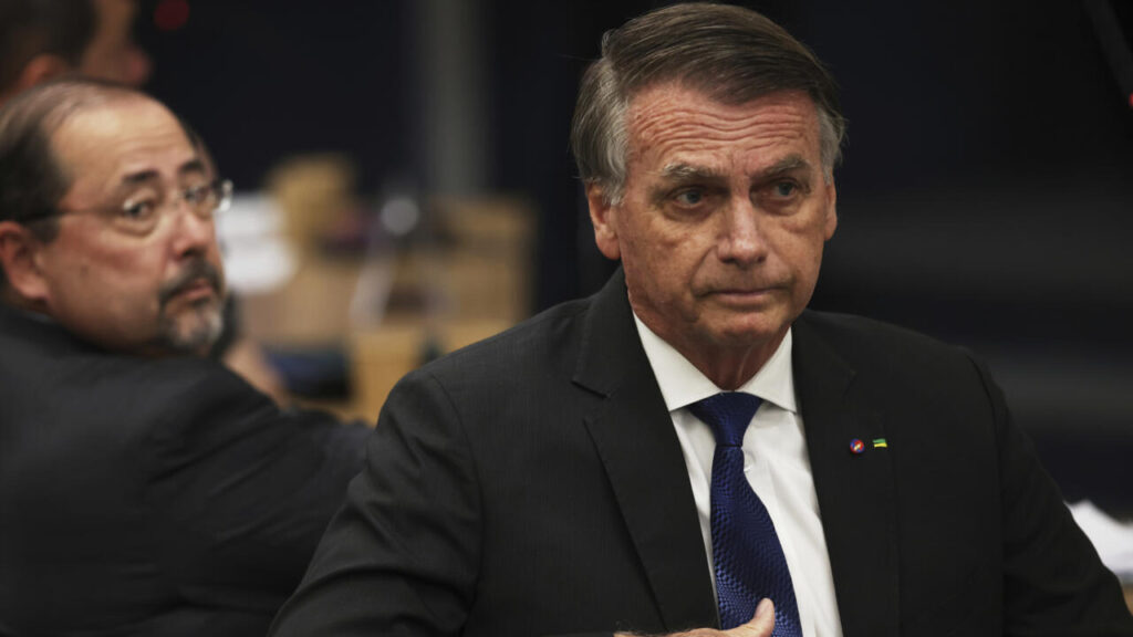 Bolsonaro teria considerado “alternativas” para permanecer no poder após a derrota eleitoral