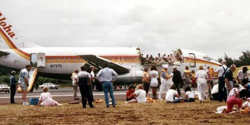 🛫 Curiosidade Incrível: O Dia em que o Céu se Rasgou — A História do Voo Aloha Airlines 243