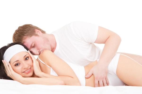 Posições que dão mais prazer às mulheres - A colher ou o molde
