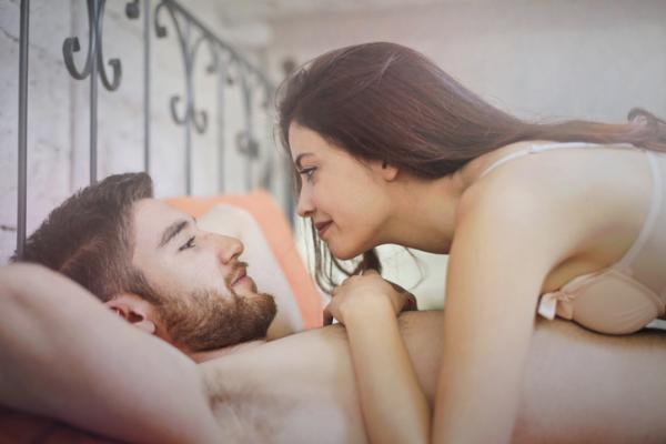 Como saber se um homem gosta de você na cama - Dicas para saber se um homem gosta de fazer amor com você