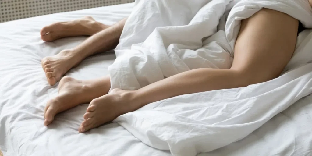 10 posições sexuais confortáveis e estimulantes para mulheres curvilíneas