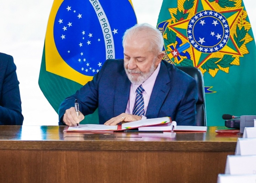 Lula sanciona nomeação de mais de 2 mil policiais e autoriza reajuste salarial para as forças de segurança do DF