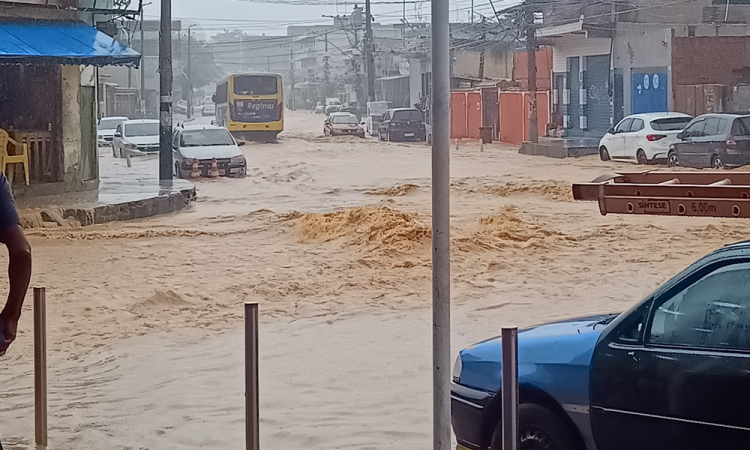 São João de Meriti (RJ) – Temporal deixa mulher morta e cerca de 600 pessoas desalojadas